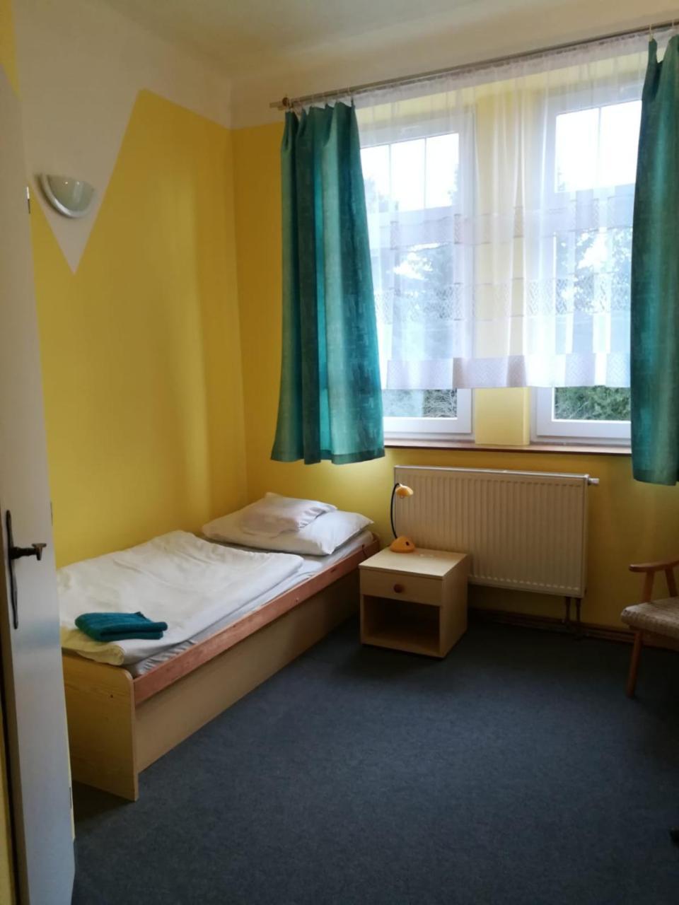 Hotel Modra Hvezda Sadská Dış mekan fotoğraf