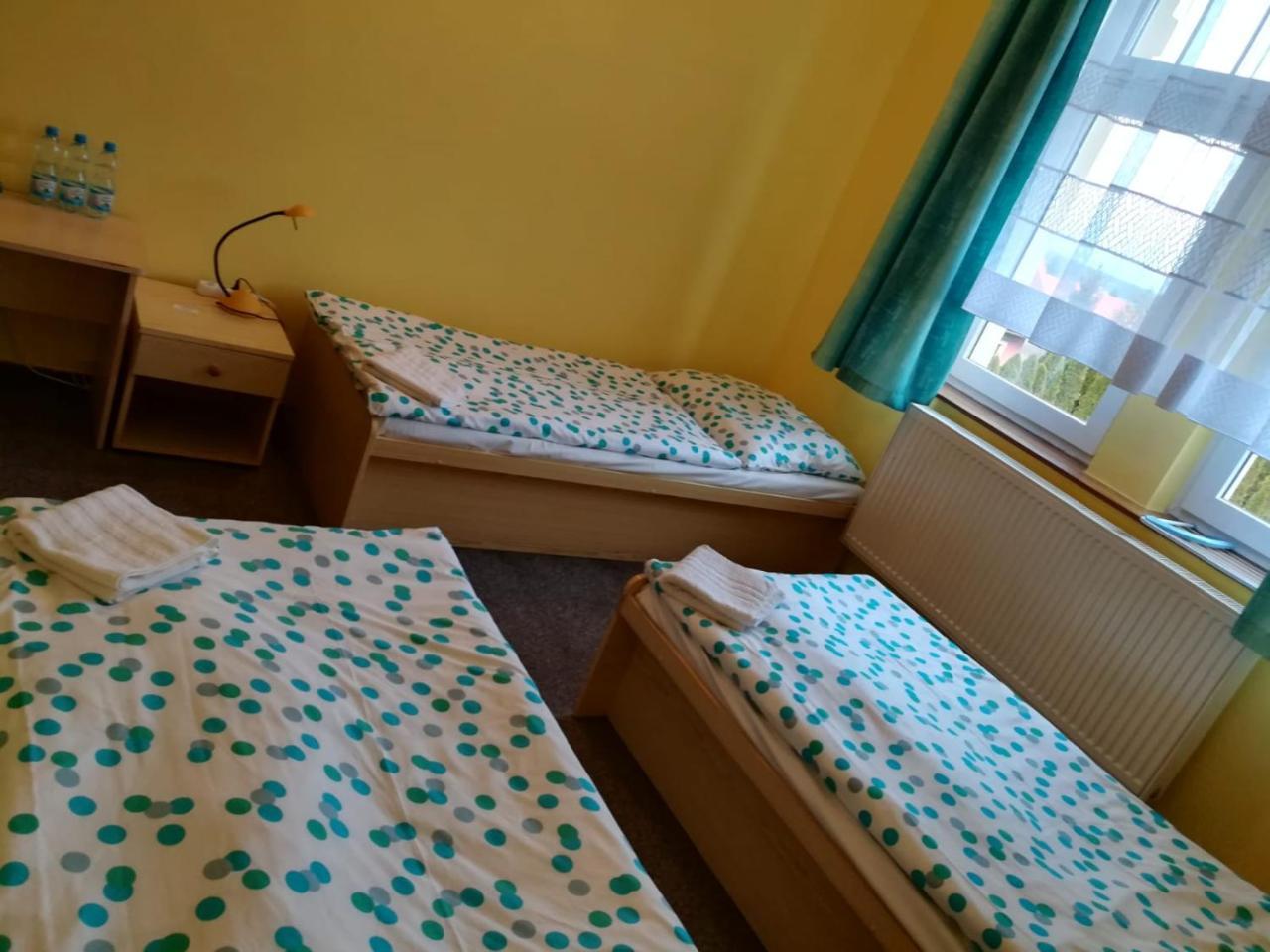Hotel Modra Hvezda Sadská Dış mekan fotoğraf